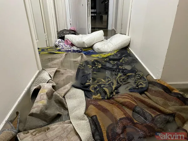 İstanbul'da yine aynı manzara! Yağmur yağdı Esenyurt yine sular altında! İBB ise piyasada yok! 2 kişi sele kapıldı - 30