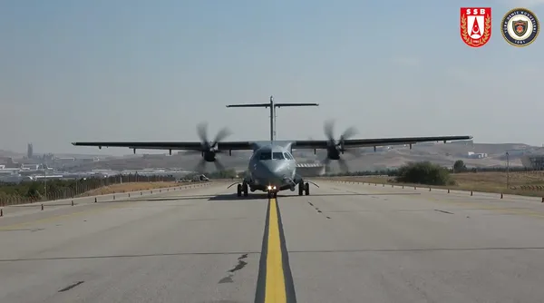 son-dakika-meltem-3-projesi-kapsaminda-gelistirilen-mavi-vatani-koruyacak-ilk-p-72-deniz-karakol-ucagi-teslim-edildi-1607685406107.jpg SON DAKİKA: Meltem-3 Projesi kapsamında geliştirilen Mavi Vatan'ı koruyacak ilk P-72 Deniz Karakol Uçağı teslim edildi-7