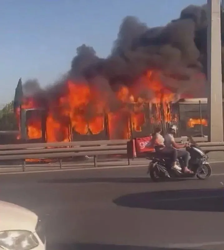 chpli-ibbden-yolda-kalan-ulasima-bir-de-zam-talebi-ak-parti-grup-baskan-vekilinden-itiraz-bu-zam-teklifi-hicbi-1757527631128.jpeg CHP'li İBB'den yolda kalan ulaşıma bir de zam talebi! AK Parti Grup Başkan Vekili'nden itiraz: "Bu zam teklifi hiçbir ekonomik gerekçeye dayanmamaktadır"-2