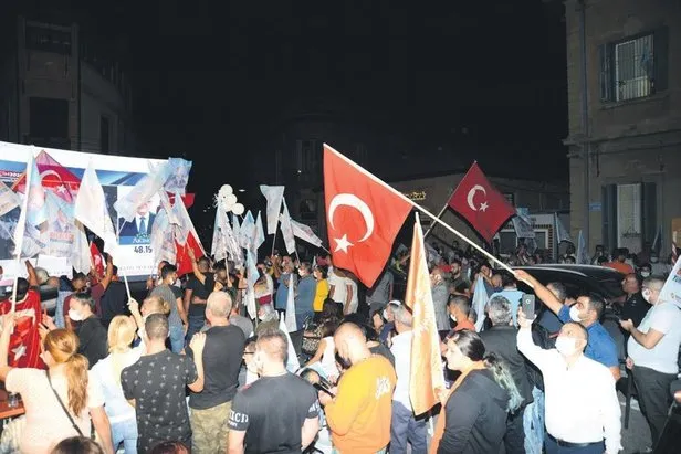 kktcde-secimi-ersin-tatar-kazandi-avrupanin-dogu-akdenize-cokme-hayalleri-yikildi-1603145994128.jpeg KKTC’de seçimi Ersin Tatar kazandı, Avrupa’nın Doğu Akdeniz’e çökme hayalleri yıkıldı!-3