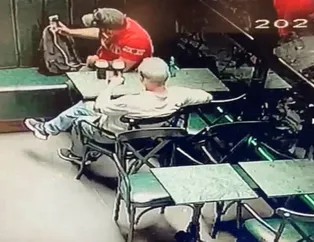 Yeşilçam filmlerini aratmayan olay! Alman turistin içeceğine ilaç atıp...