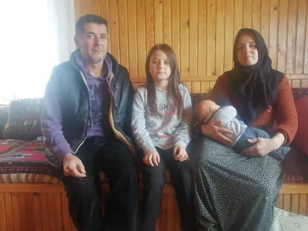 mansur-yavasa-isyan-ne-su-var-ne-yol-sutten-kesildim-babamin-cenazesine-gidemedim-1640337371794.jpg Mansur Yavaş'a isyan: Ne su var ne yol! 'Sütten kesildim babamın cenazesine gidemedim'-3