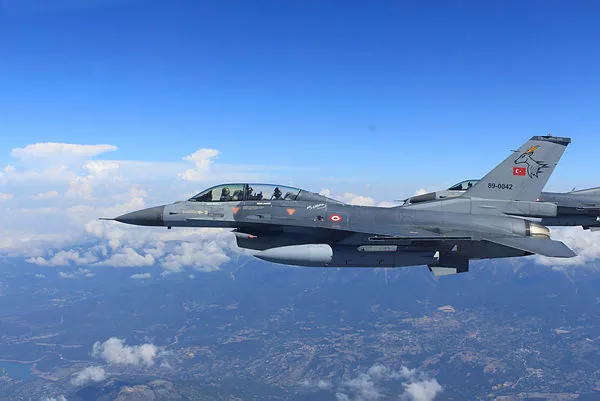 Son dakika: Bakan Hulusi Akar'dan Ege ve Doğu Akdeniz'e çıkarma! Yunanistan'a sert uyarı: Yanlış hesap Ankara'dan döner-5