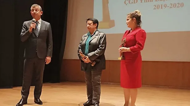 chpli-ozgur-ozel-ve-ttb-baskani-korur-fincancinin-katildigi-torende-pkk-yayin-organlari-mezopotomya-ajansi-ve-jin-newse-odul-1635107300949.jpeg CHP'li Özgür Özel ve TTB Başkanı Korur Fincancı'nın katıldığı törende PKK yayın organları Mezopotomya Ajansı ve Jin News'e ödül-3