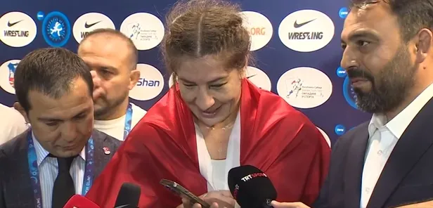 milli-sporcu-yasemin-adar-yigit-dunya-gures-sampiyonasinda-altin-madalya-kazandi-1663188279033.jpg