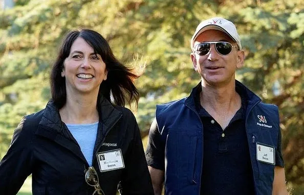 Amazon'un kurucusu Jeff Bezos'un eski eşi Mackenzie Scott fen bilgisi öğretmeniyle evlendi! Rekor tazminat almıştı-5
