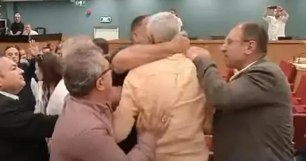 CHP'li İzmir Büyükşehir Belediyesi'nden skandal kentsel dönüşüm projesi: İnşaat mühürlendi! Tüm bloklar denetlenecek-15