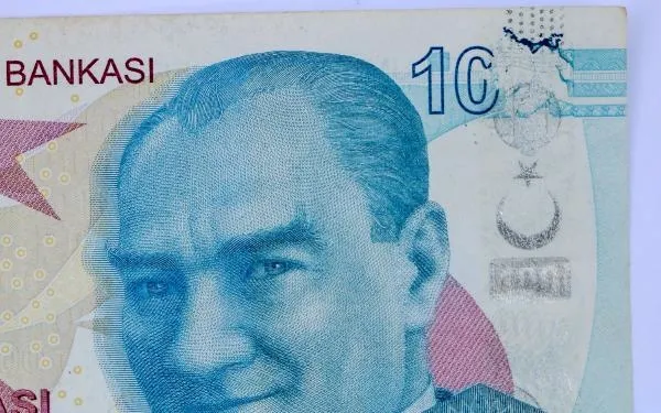 Cüzdanınızı kontrol edin! Hatalı basım 100 lirayı son anda fark etti! Bakın hatalı basım paranın üzerinde ne yazıyor-2