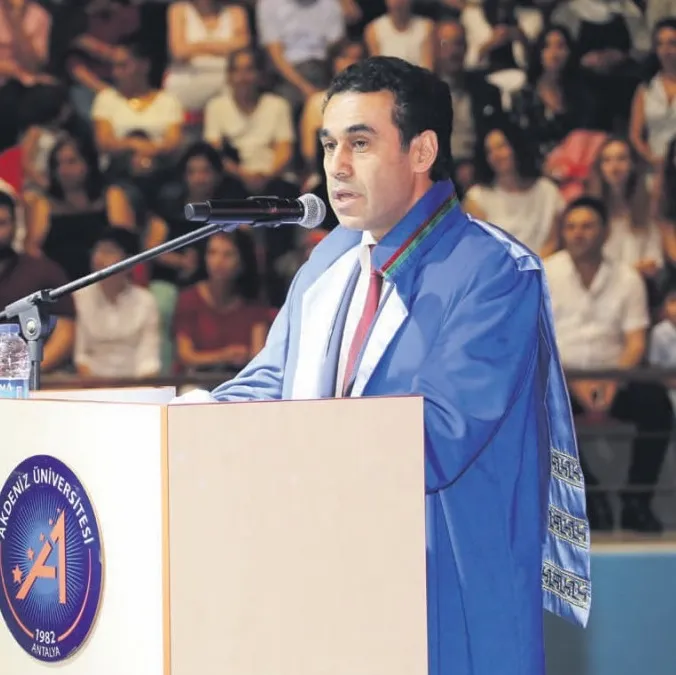 Kopyala-yapıştır profesör-dekan!