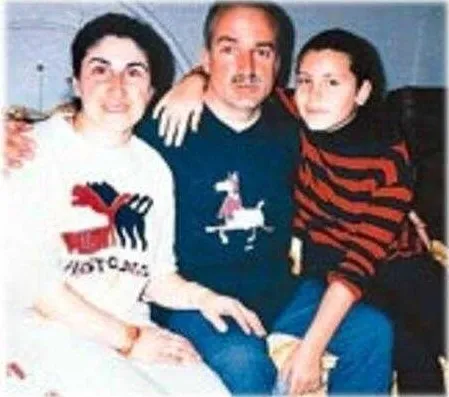 1779431352043.jpeg 25 yıllık Hande Çinkitaş cinayetinde düğüm çözüldü: Müebbet hapis cezası onanan baba gözaltına alındı-4