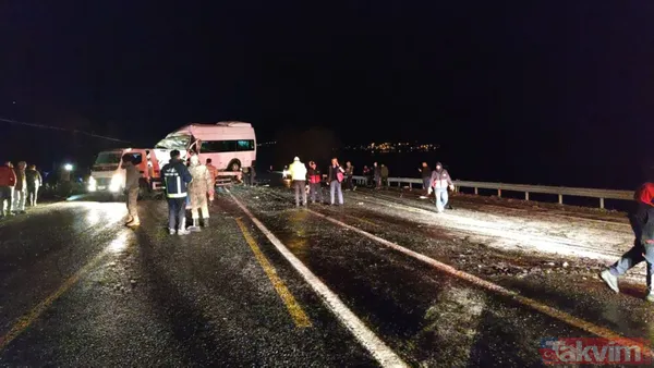 Van'da feci kaza! İşçi minibüsü ile otomobil çarpıştı: Çok sayıda yaralı... - 12