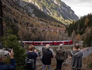 Bu treni gören bir daha baktı! Dünyanın en uzunu: Tam 1,9 kilometre uzunluğunda ve 100 vagon!