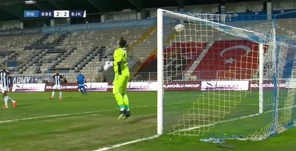 bb-erzurumspor-besiktas-macinda-kaleci-ersin-destanoglundan-buyuk-hata-1618161227937.jpeg BB Erzurumspor - Beşiktaş maçında genç kaleci Ersin Destanoğlu'ndan büyük hata-2