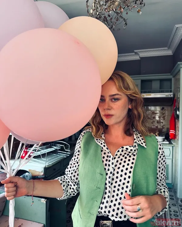 Bahar’ın yıldızı Demet Evgar’ın kardeşi oyuncu çıktı! Abla-kardeş aynı dizide! - 10