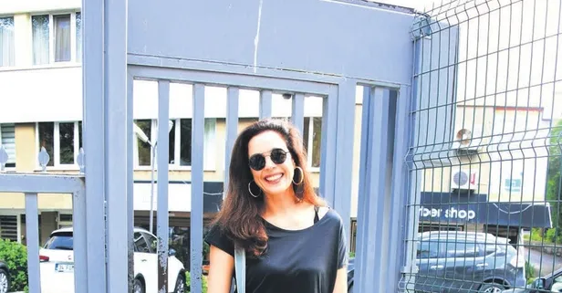 Minik kaza Azra Akın'a panik yaşattı