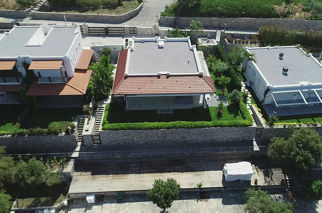 "Pay hattı" deyip aftan yararlanmış! Sözcü yazarı Yılmaz Özdil'in kaçak villası yıkılacak
