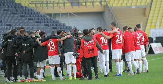 Fenerbahçe - Gaziantep FK maçında tartışmalı gol kararı! Altay Bayındır...