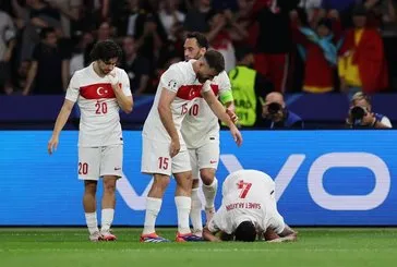 Samet golü secde ederek kutladı