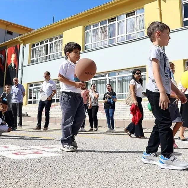 Okullar açılıyor