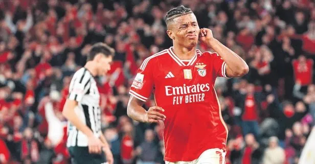 David Neres sürprizi