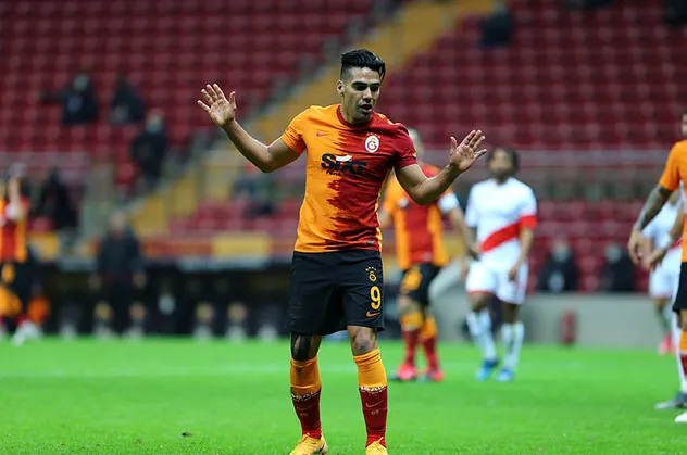 Falcao Galatasaray'da kalacak mı? Tarihi itiraf geldi!