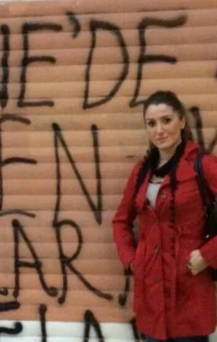 Camideki "Çav Bella" provokasyonuna destek olan CHP'li Banu Özdemir, Kobane terör eylemlerine de sahip çıkmış!