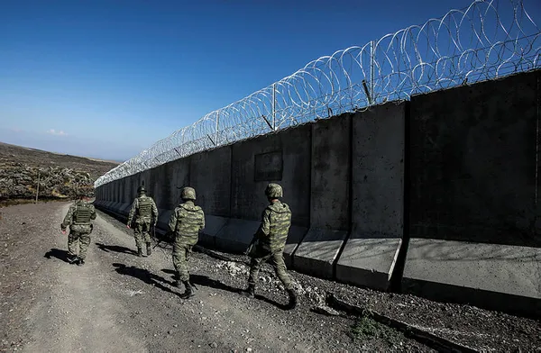 afgan-gocune-duvar-ve-hendekli-onlem-iste-turkiye-iran-sinir-hatti-1629612817089.jpg Afgan göçüne duvar ve hendekli önlem! İşte Türkiye-İran sınır hattı-4