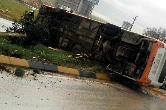 Gaziantep'te otobüs devrildi! 19 yaralı var