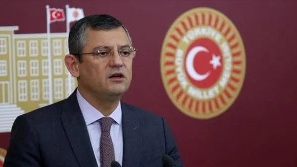 kuran-kurslarini-ve-diyaneti-hedef-alan-chpli-ozgur-ozule-tepkiler-cig-gibi-1641707906112.jpg Kur'an kurslarını hedef alan CHP'li Özgür Özel'e tepkiler çığ gibi!-3