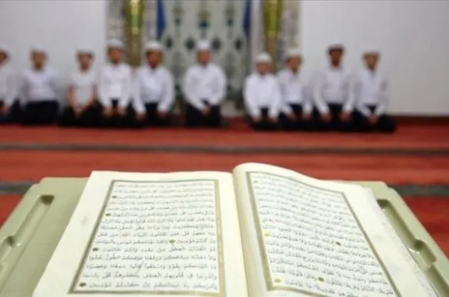 Diyanet TV üzerinden yaz Kur'an kursu! İşte canlı yayın frekans bilgileri ve ders programı