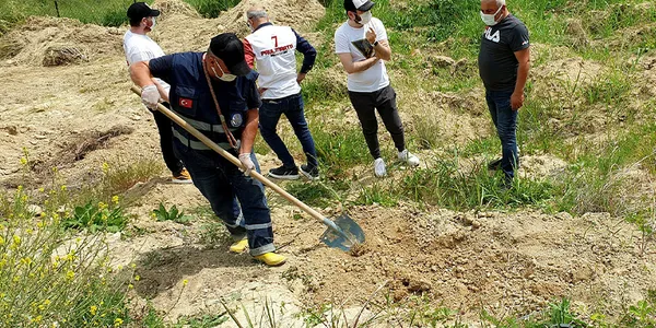 olen-kedisini-defnetmek-icin-gaziantepden-osmaniyeye-getirdi-hayvan-mezarliginda-defnettik-1620312944544.jpg Ölen kedisini defnetmek için Gaziantep'den Osmaniye'ye getirdi: Hayvan mezarlığında defnettik-3