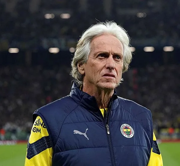 jorge-jesus-vidalari-sikti-portekizli-teknik-adam-fenerbahcede-rehavete-kesinlikle-izin-vermiyor-1667780836323.jpeg