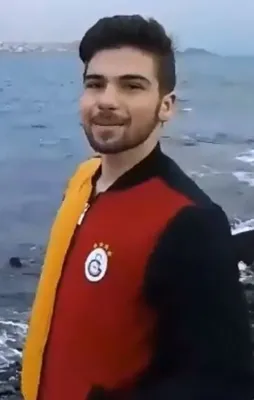 Sözünü tuttu denize atladı