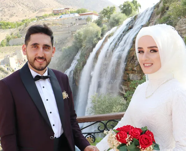 dunyanin-en-yuksek-ucuncu-selalesi-tortum-selalesi-kurban-bayraminda-doldu-tasti-1627024052871.jpg Dünyanın en yüksek üçüncü şelalesi Tortum Şelalesi Kurban Bayramı'nda doldu taştı-3