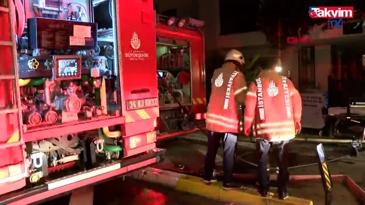 Kadıköy'de 3 katlı binada yangın!