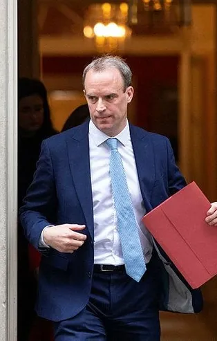 Boris Johnson'a vekalet edecek Dominic Raab kimdir? İngiltere'nin yeni Başbakanı Dominic Raab mı olacak?