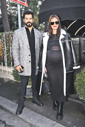 10-milyonluk-hediye-1670969028764.jpg Burak Özçivit, eşi Fahriye Evcen'e 10 milyon liralık doğum hediyesi aldı-2