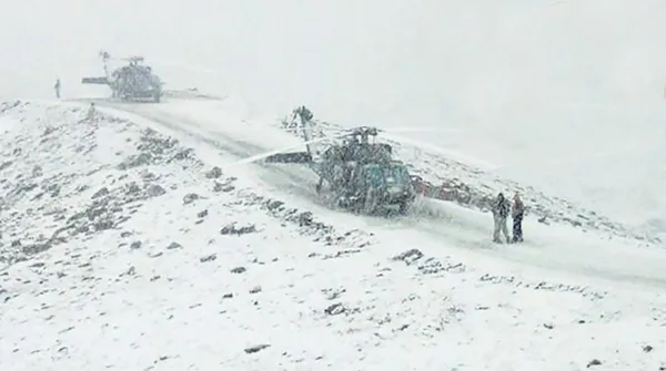 Afgan tercüman, 2008'de tipiden kurtardığı Biden'e mesaj yolladı: Beni Taliban'ın eline bırakmayın...-1