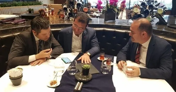 iett-icin-siradan-bir-gun-uskudarda-refujde-asili-kaldi-1629702652253.jpg İETT için sıradan bir gün! Üsküdar'da refüjde asılı kaldı-5