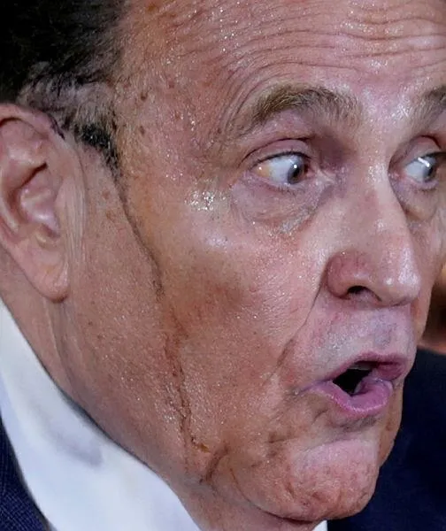 ABD'de seçimler yenileniyor mu? Trump'ın avukatı Rudy Giuliani harita üzerinden gösterdi sonrasında ise rezil oldu-8