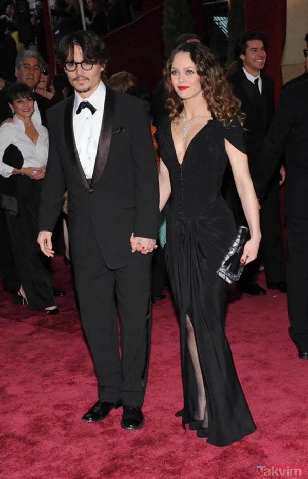 Johnny Depp Amber Heard davasında kaskatı kestiren 'cinsel organ' krizi 'görsem hatırlardım' O kahkaya boğulurken... - 34