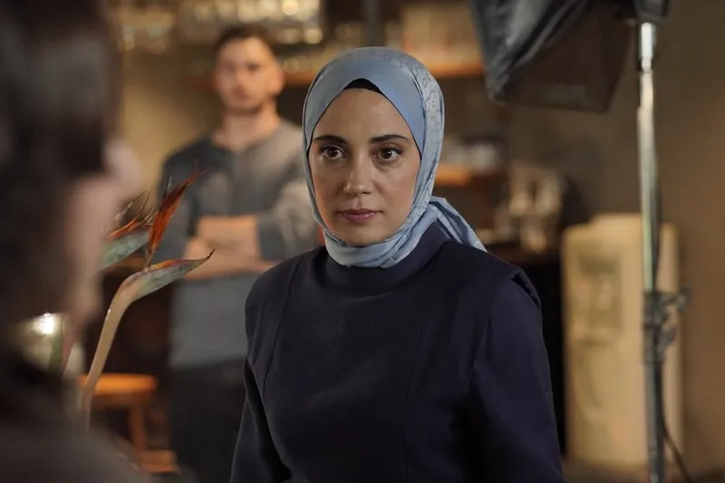 kizilcik-serbeti-aponun-yerine-gececek-2-degil-4-oyuncu-diziden-ayrildi-rolu-devralacak-kisi-1714282045095.jpg Kızılcık Şerbeti Apo'nun yerine o geçecek; 2 değil 4 oyuncu diziden ayrıldı! Rolü kapacak kişi...-2