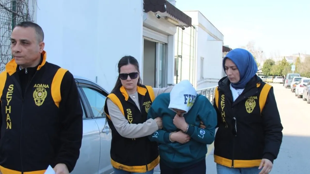 Adana’da kadın eşini bıçakladı: İntihar girişimi polis tarafından engellendi