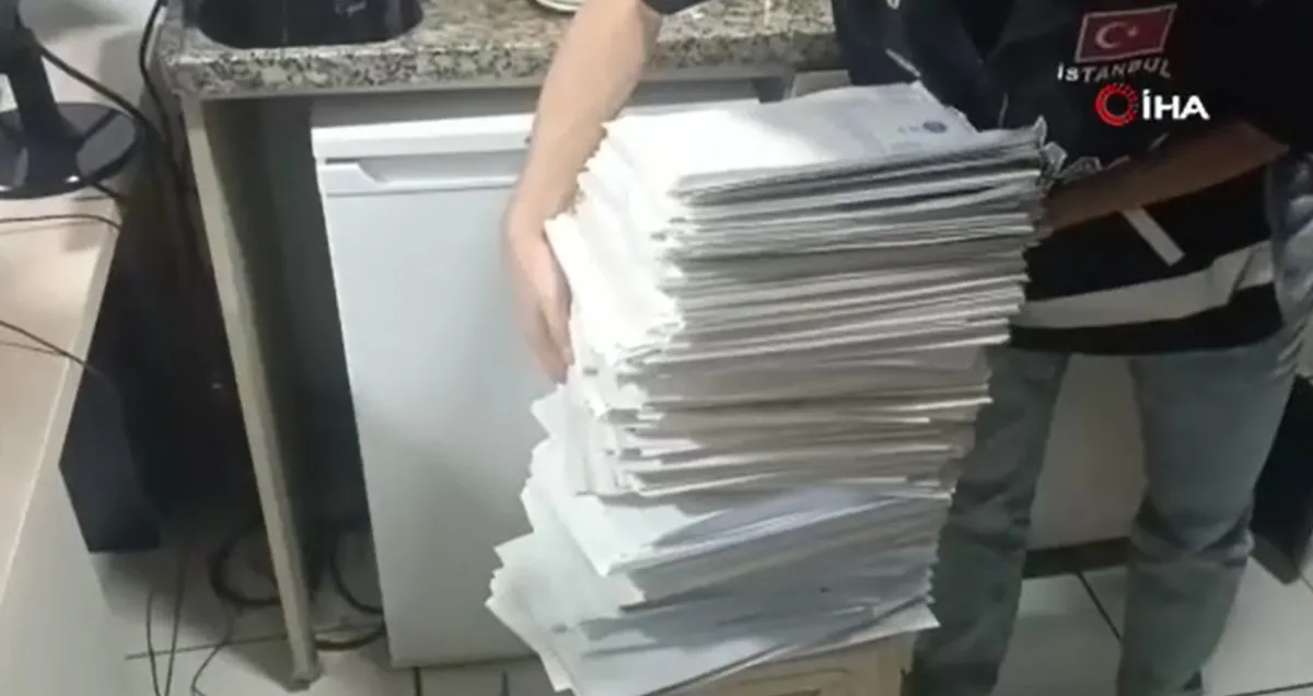 gida-sektorundeki-sorusturmada-sahtecilik-agi-desifre-oldu-1789598068392.jpeg Gıda manipülatörlerinden ‘pes’ dedirten hile! Bozuk ürünlerden meyve suyu yaptılar-4