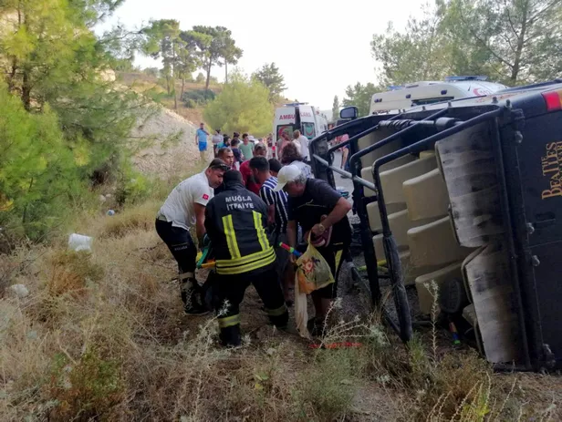 Antalya'da safari cipi devrildi: 16 yaralı-6