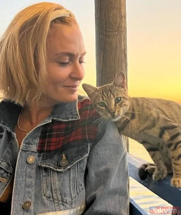 8 yıllık eşi Bülent Şakrak'tan boşanan Ceyda Düvenci'den akılları karıştıran sözler "Hayatıma müdahale hakkı tanımadım yalancı, zorba..." - 16