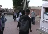 Okullarda yüz yüze eğitim başladı! Öğrenciler ateşleri ölçülerek okula alındı