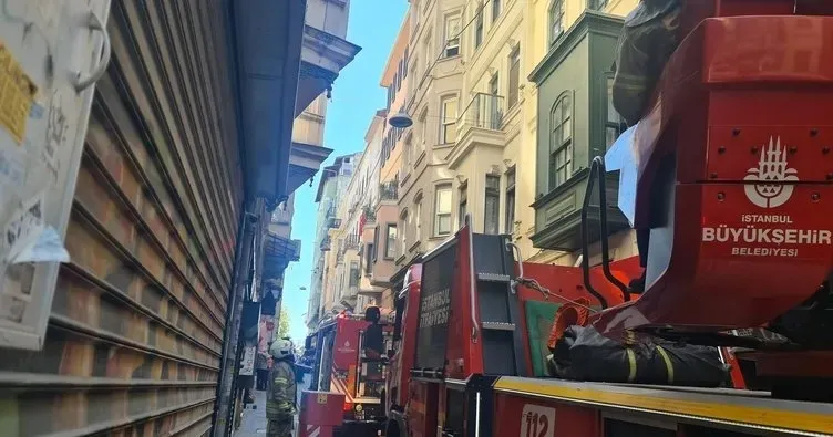 GALATA'DA OTELDE YANGIN