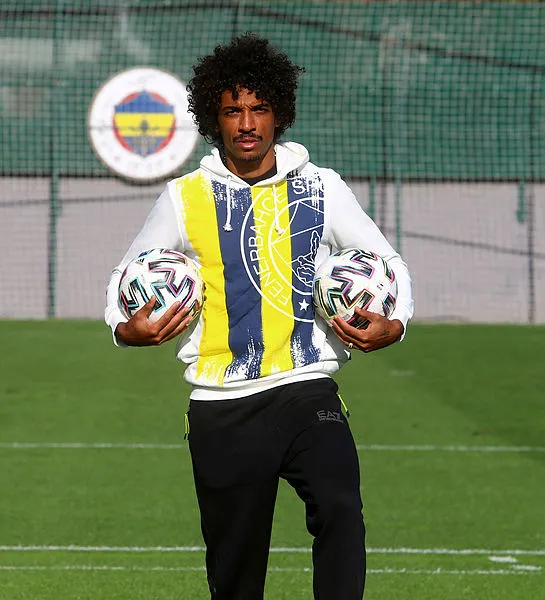 fenerbahcede-trabzonspor-maci-oncesi-luiz-gustavo-sevinci-donuyor-1613922186829.jpg Fenerbahçe'de Trabzonspor maçı öncesi Luiz Gustavo sevinci! Dönüyor-2