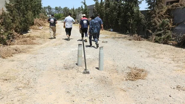 Libyalılar, darbeci Hafter milislerinin tuzakladığı patlayıcılardan temizlenen evlerine kavuşuyor-2